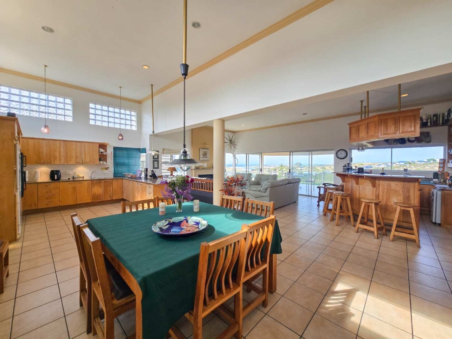 5 Bedroom Property for Sale in Stilbaai Wes Western Cape